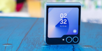 گلکسی Z Flip FE؛ مدل اقتصادی سامسونگ با صفحه‌نمایشی بدون نقص