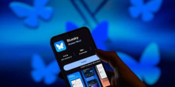 بلواسکای ویژگی «موضوعات داغ» را در حال آزمایش دارد