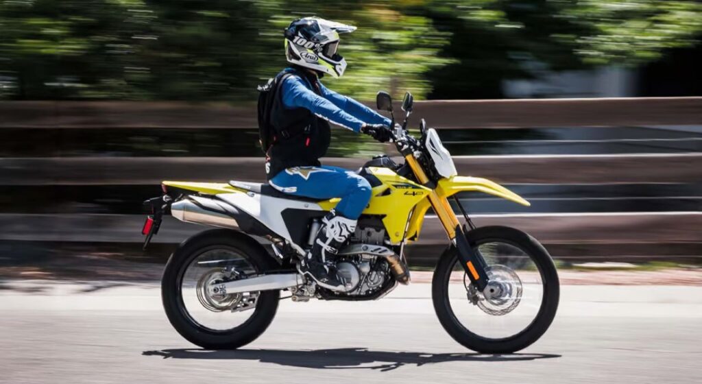 بررسی موتورسیکلت DR-Z400S سوزوکی که بهروزرسانی شده است