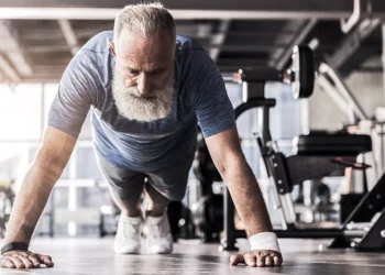 تأثیر ورزش و خواب خوب بر سلامت مغز در پیری