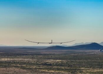 این پهپاد جاسوسی کوچک می‌تواند یک سال بدون وقفه پرواز کند
