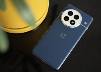 نقد و بررسی کامل گوشی OnePlus 13: پرچمداری با ویژگی‌های برجسته