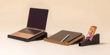 این پایه نگهدارنده لپ تاپ فقط از یک تکه کاغذ ساخته شده است