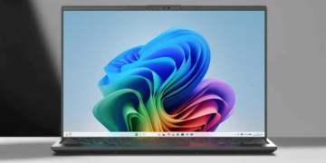 فوجیتسو از سبک‌ترین لپ‌تاپ Copilot+ جهان رونمایی کرد