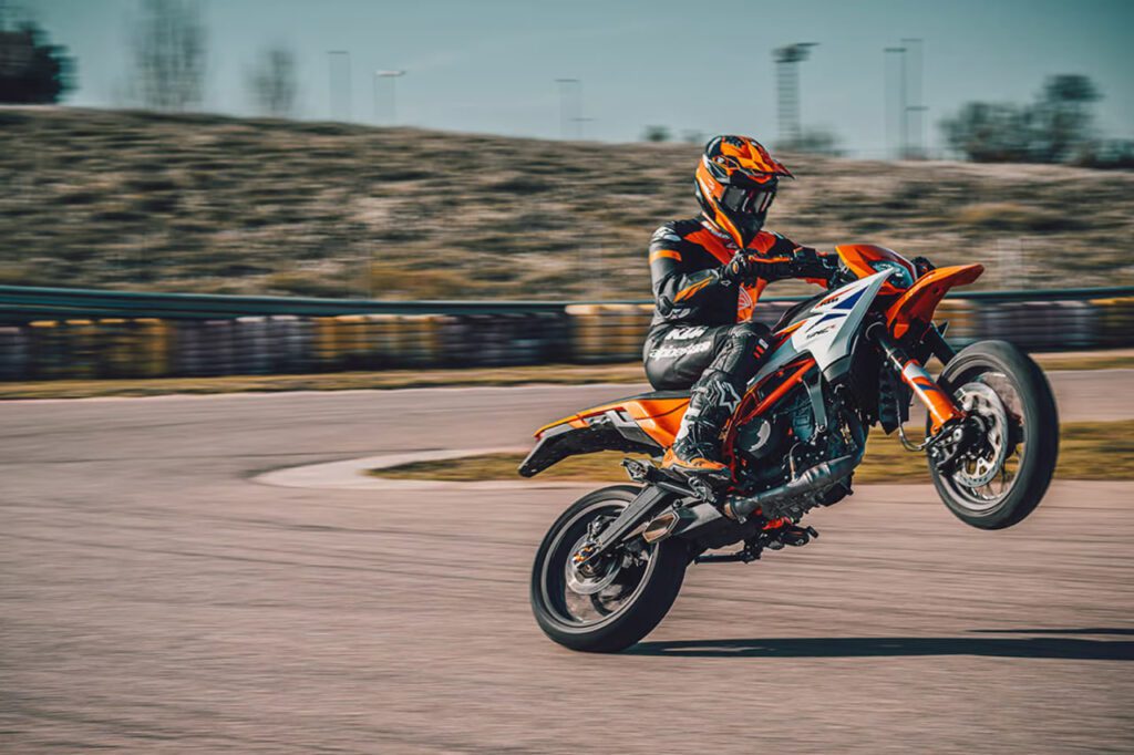 معرفی SMC R 390، موتورسیکلت جذاب و جدید KTM  