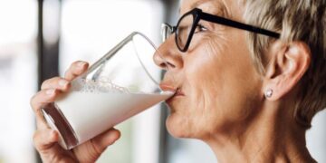 کاهش خطر سرطان روده با مصرف روزانه یک لیوان شیر