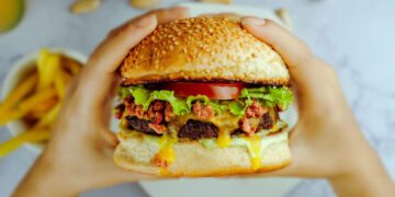 چگونه حافظه بر عادات غذایی و سلامت متابولیک تأثیر می‌گذارد؟