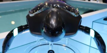 بررسی مشکلات زیست‌محیطی با لاک‌پشت رباتیک چینی