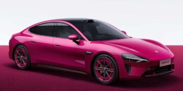 نسخه‌ای ویژه از خودروی SU7 برای سالگرد تأسیس شیائومی عرضه می‌شود