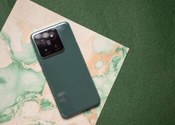 بررسی شیائومی 15