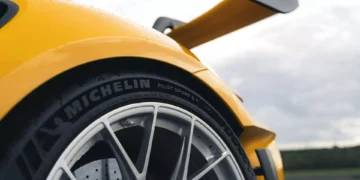 پورشه و میشلن از تایر جدید برای شرایط بارانی رونمایی کردند