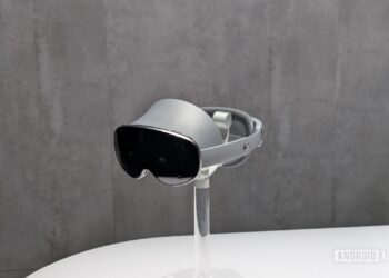 گوگل دسترسی اپلیکیشنها به دوربینهای هدستهای Android XR را تایید کرد