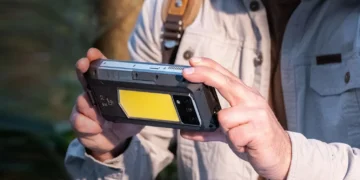 گوشی جان‌سخت Oukitel WP100 Titan با باتری ۳۳,۰۰۰ میلی‌آمپر ساعتی