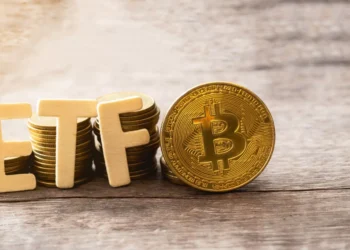 تحلیلگران: احتمال تأیید ETF برای ریپل، دوج کوین و لایت کوین بسیار زیاد است