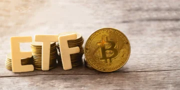 تحلیلگران: احتمال تأیید ETF برای ریپل، دوج کوین و لایت کوین بسیار زیاد است
