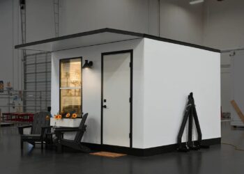 این خانه کوچک قابل حمل بدون هیچ ابزاری یک ساعته آماده می‌شود!