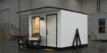 این خانه کوچک قابل حمل بدون هیچ ابزاری یک ساعته آماده می‌شود!