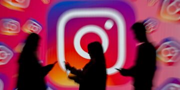 اینستاگرام در حال آزمایش قابلیت «چت گروهی» مشابه دیسکورد است.