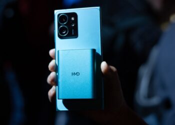 هدفونهای جدید HMD میتوانند باتری گوشی شما را شارژ کنند