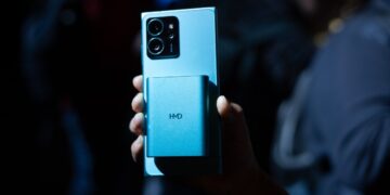 هدفون‌های جدید HMD می‌توانند باتری گوشی شما را شارژ کنند