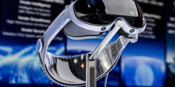 ویوو از هدست واقعیت ترکیبی Vivo Vision با طراحی الهام‌گرفته از Apple Vision Pro رونمایی کرد