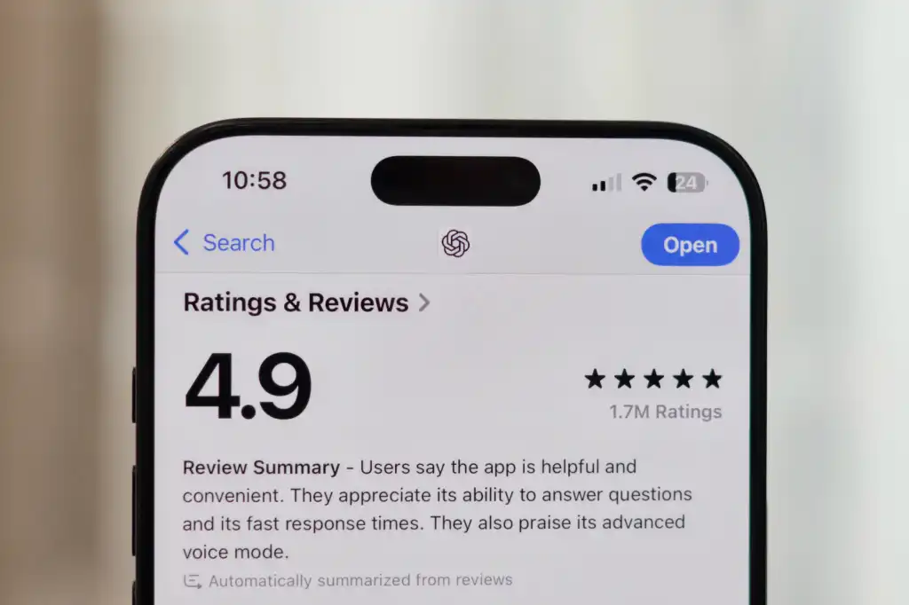 اضافه شدن قابلیت خلاصه‌سازی بررسی‌های اپ استور به iOS 18.4