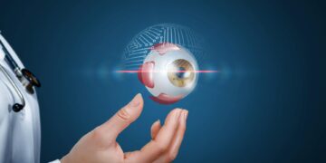 درمان نابینایی شدید با کاشت دندان در چشم