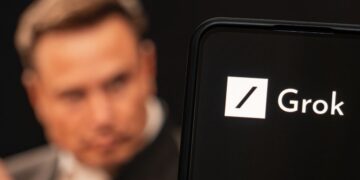 اپلیکیشن اندروید Grok به صدر فهرست گوگل پلی رسید