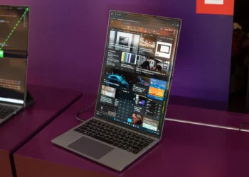 لنوو از لپتاپ ThinkBook Flip با نمایشگر فوقالعاده انعطافپذیر رونمایی کرد