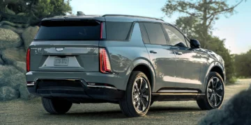 کادیلاک با معرفی مدل جدید Escalade IQL، نسخه‌ای کشیده‌تر از شاسی‌بلند برقی Escalade IQ را رونمایی کرد.