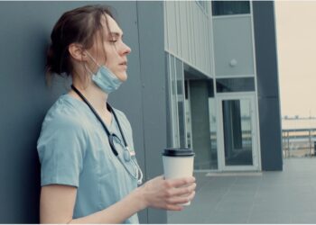 خطر خودکشی در پزشکان زن بیشتر است