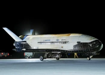 بازگشت فضاپیمای مرموز X-37B پس از مأموریت محرمانه ۴۳۴ روزه