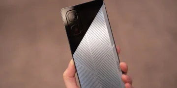 شرکت چینی Infinix در نمایشگاه MWC 2025 از دو مفهوم جدید در حوزه شارژ خورشیدی رونمایی کرد که امکان تأمین انرژی گوشی‌های هوشمند از طریق نور خورشید را فراهم می‌کند.