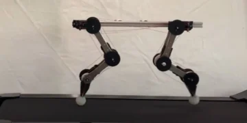 ساخت ربات بدون موتور با الهام‌ از حرکت سگ‌ها