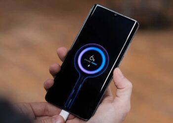 با این ترفند عمر باتری گوشی شیائومی رو ۲ برابر کن