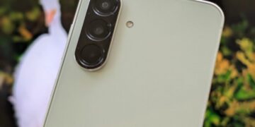 رشد ۱.۵ درصدی بازار جهانی گوشی‌های هوشمند در سه‌ماهه نخست ۲۰۲۵؛ سامسونگ صدرنشین شد