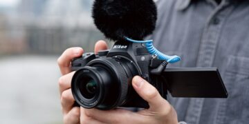 نیکون از دوربین Z5 II با فوکوس خودکار سریع‌تر و منظره‌یاب روشن‌تر رونمایی کرد