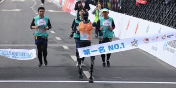 برنده اولین دو ماراتن انسان‌ها و ربات‌های انسان‌نما اعلام شد