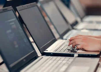 راهنمای خرید لپ تاپ؛ پنج انتخاب دقیق برای کاربران ایرانی