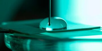 تولید برق از قطرات آب توسط دانشمندان سنگاپوری