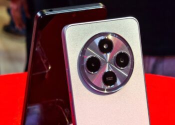 بررسی ردمی A4