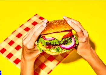 غذاهای ناسالم باعث کاهش توانایی های مغزی می شوند