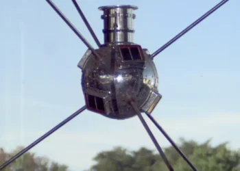 بازگرداندن قدیمی‌ترین ماهواره جهان پس از ۶۷ سال حضور در مدار زمین