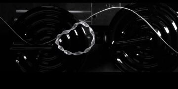 ساخت باریک‌ترین ربات نرم جهان با قابلیت حمل بار روی سیم‌ ها