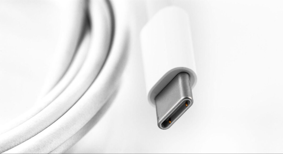 استاندارد USB 2.0 امروز ۲۵ ساله شد