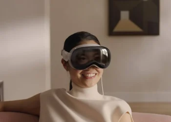 اپل در حال توسعه نسخهای جدید از هدست Vision Pro با قابلیت اتصال به مک