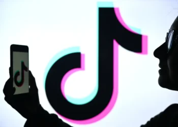 رقابت تیک‌تاک با گوگل مپس؛ نمایش نقد و بررسی مکان‌ها در بخش نظرات ویدیوها