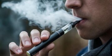 سیگار الکترونیکی یا معمولی؛ کدامیک خطرناک تر اسـت؟