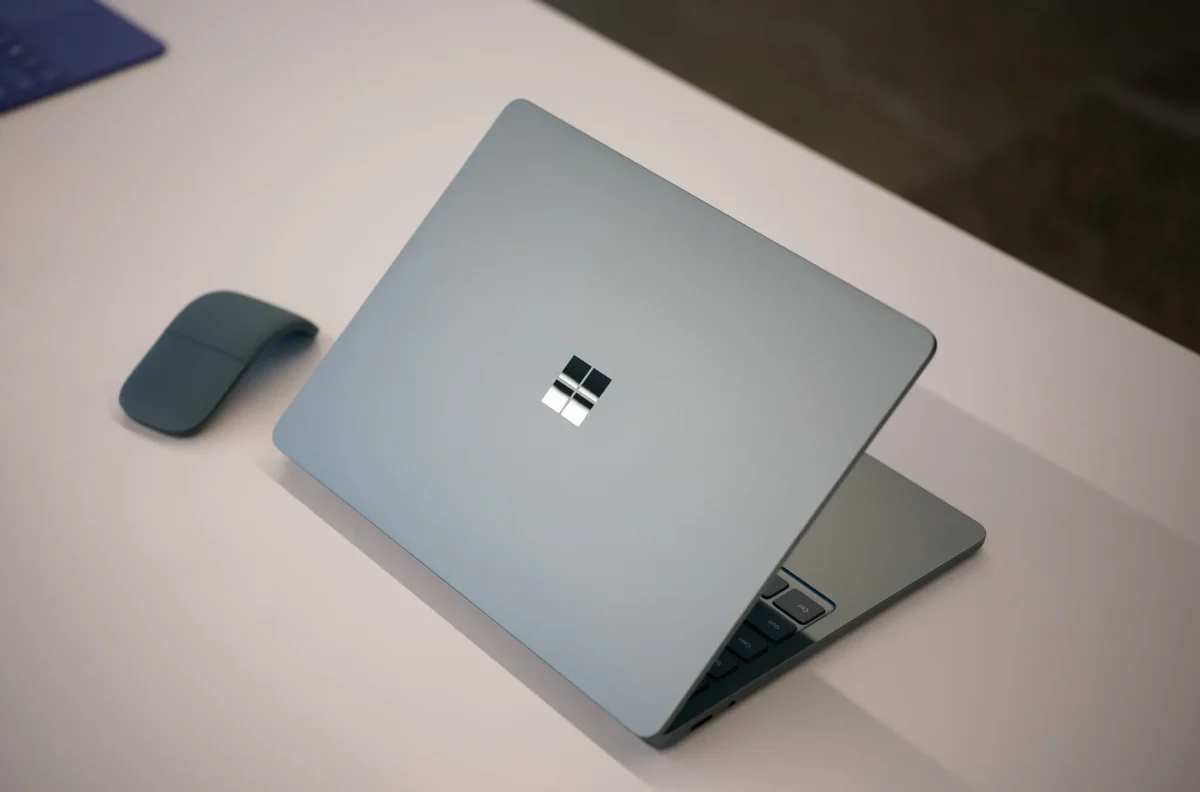 لپتاپ Surface 13 اینچی به پردازنده هشتهستهای Snapdragon X Plus از سری تراشههای Arm کوالکام