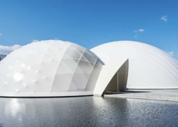 پاویون Blue Ocean Dome؛ سازه‌ای از جنس مقوا و بامبو